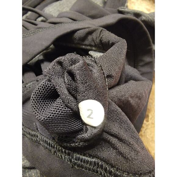 Lululemon Tank Top Sz 2 Black Gray 2 In 1 Activewear Sport Bra Shirt Drape Back - Picture 7 of 8